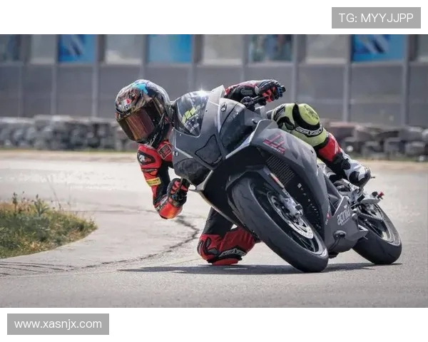 嘉玮勇闯穿越火线巅峰战场开启热血竞技传奇之旅